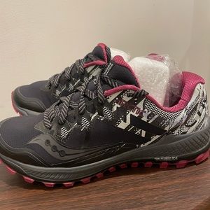 Women’s Saucony Peregrine 8 ICE+ Running Sneakers